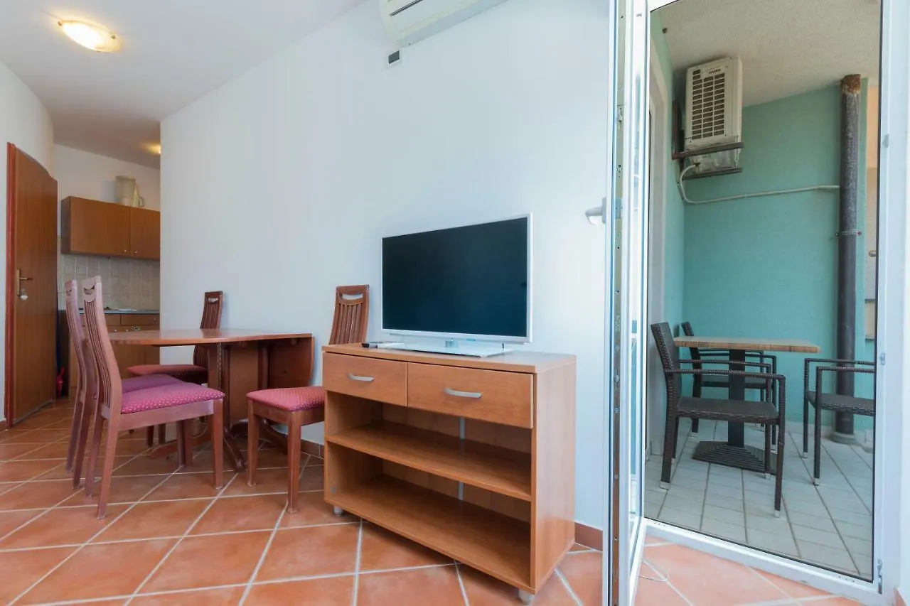 Apartments Riva Medulin